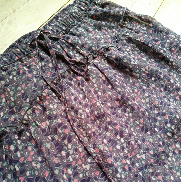 AEO Floral Ruffle Mini Skirt - Picture 4 of 7